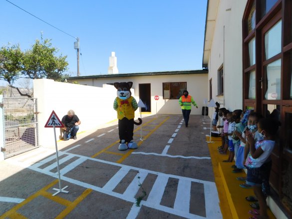 Danny Cat the road safety mascot made an appearance at the launch, much to the delight of the children.JPG