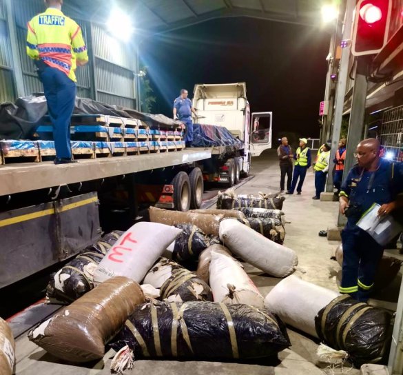 One tonne of dagga seized by WC Provincial Traffic Services on the N1 2.jpeg